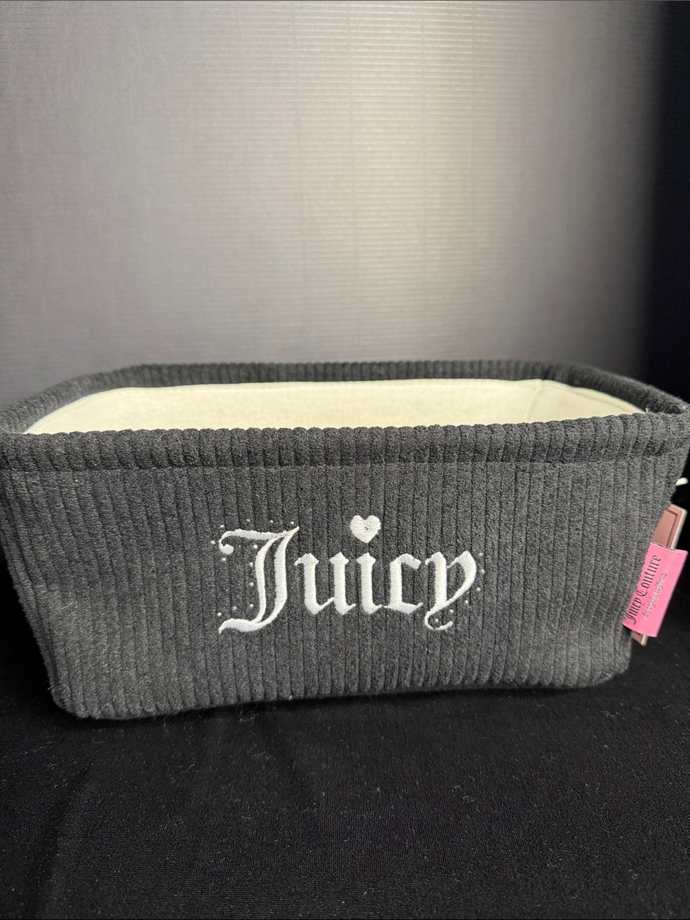 Juicy Couture Black and Pink Makeup Brush & Accessory Gift Basket - Picture 2 of 11